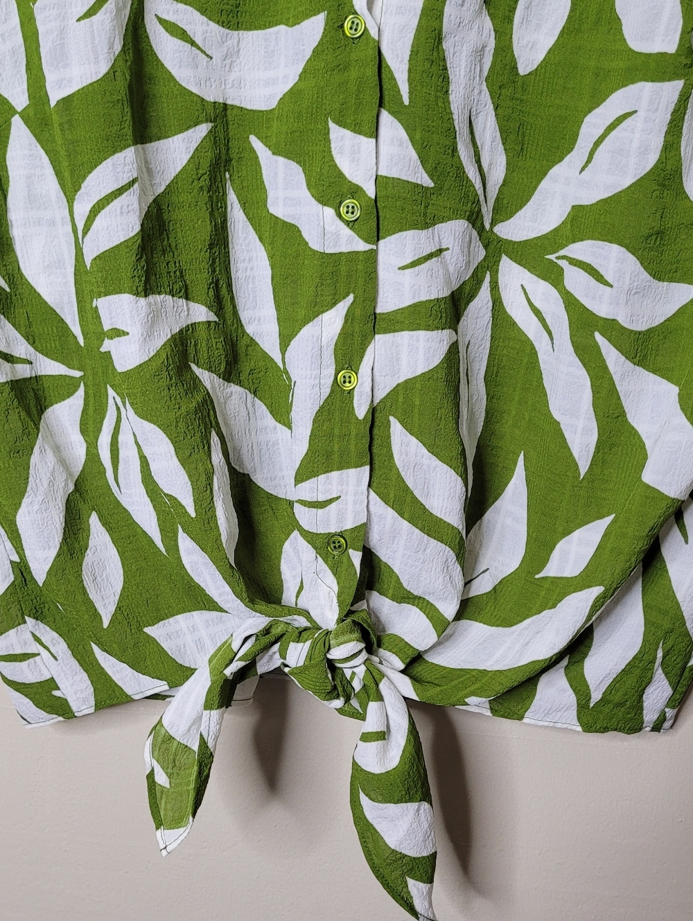 Haver London Tie Front Button Up Top Size 1X - Picture 3 of 8